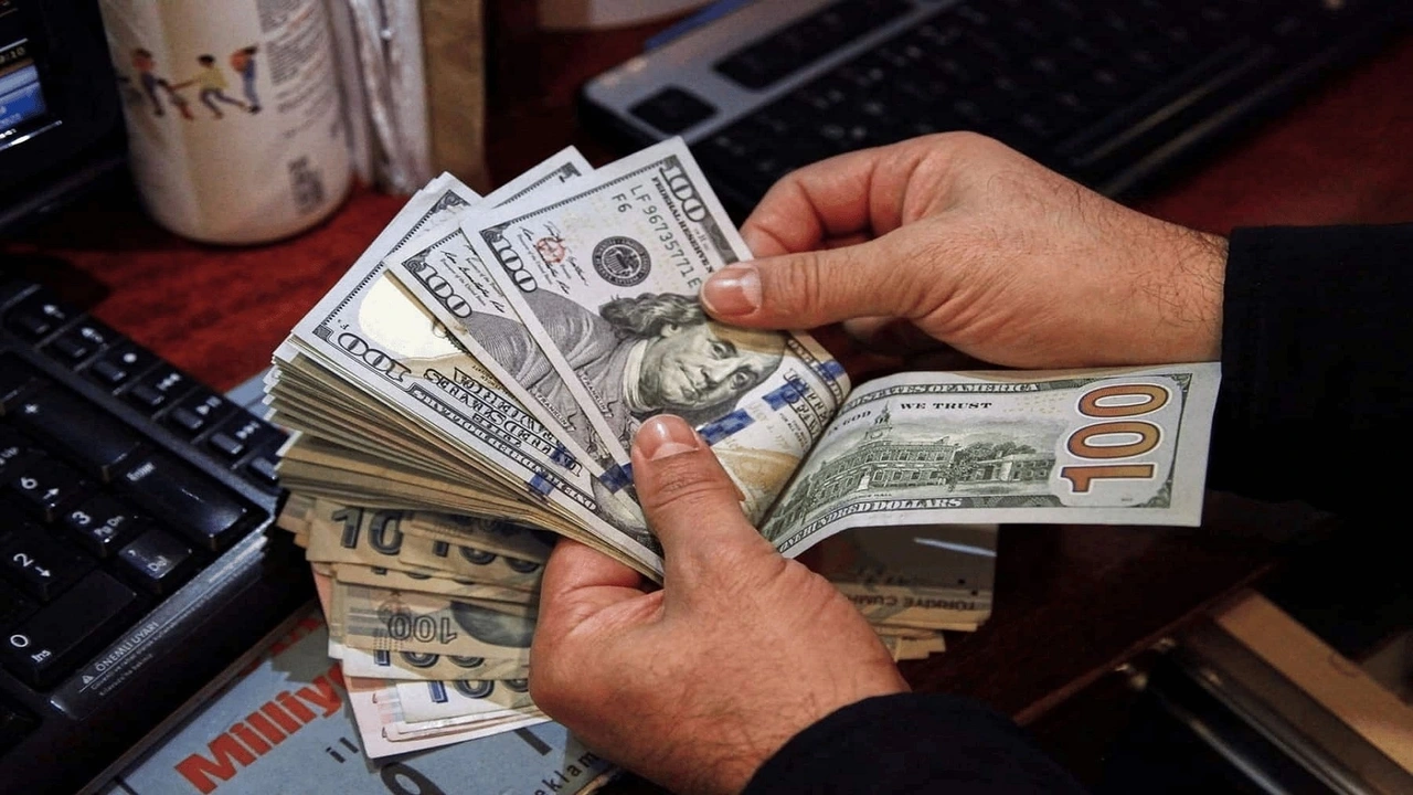 ارتفاع جديد.. أسعار صرف الدولار مقابل الدينار في بغداد وأربيل مساء اليوم